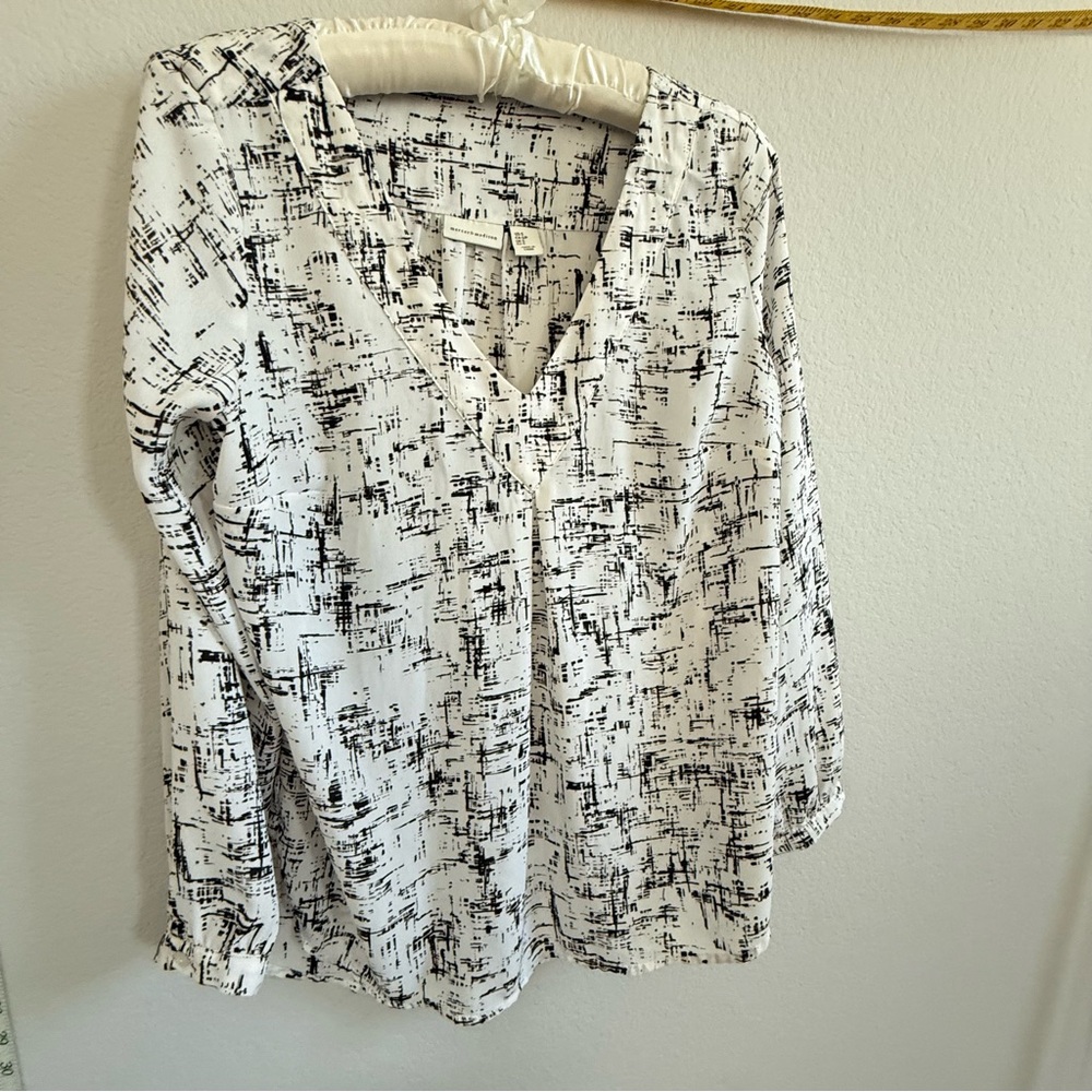 Mercer & Madison Monochrome Patterned Blouse Small - Picture 12 of 14